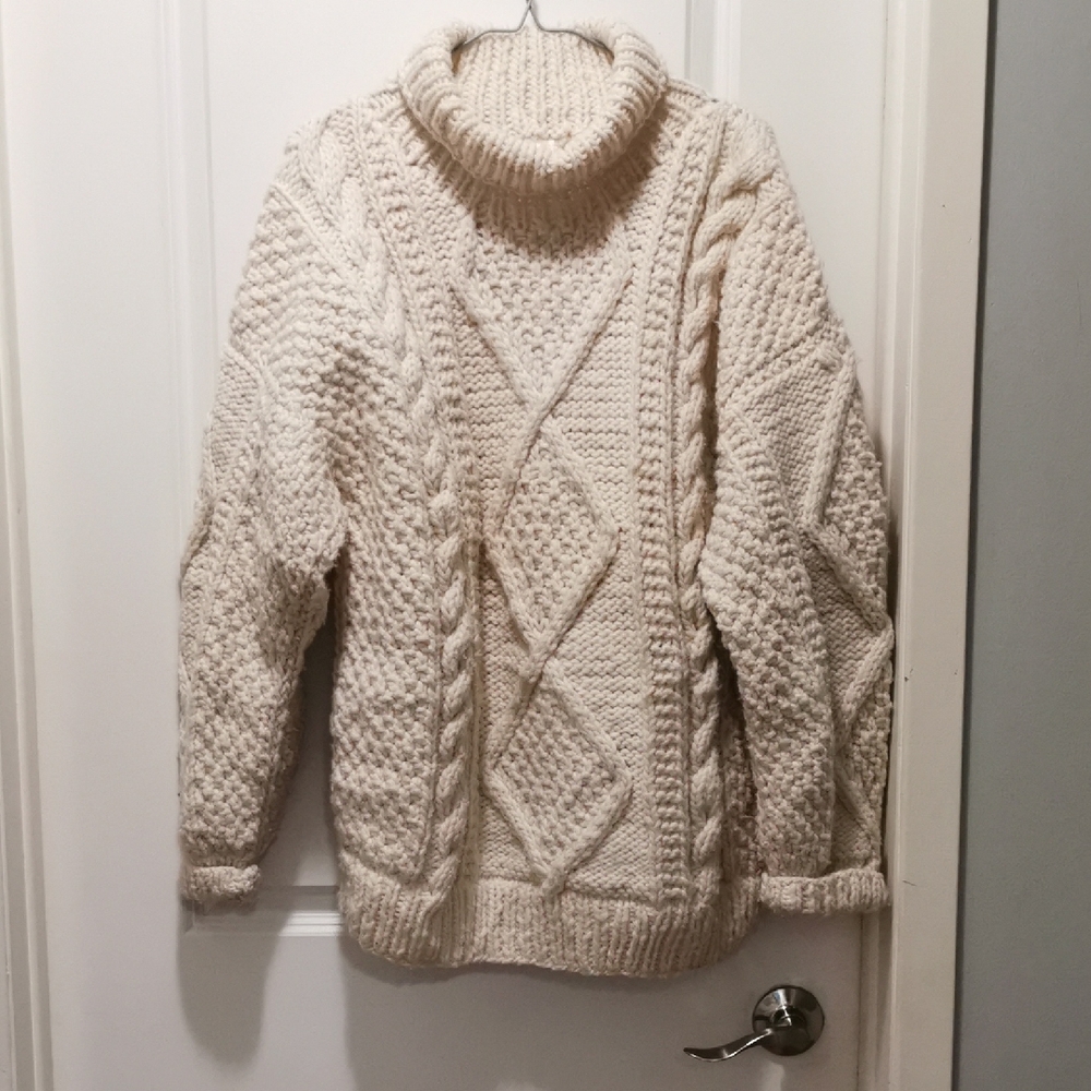 Elegant Hand‎ Knit Cream Turtleneck Sweater 100% Wool